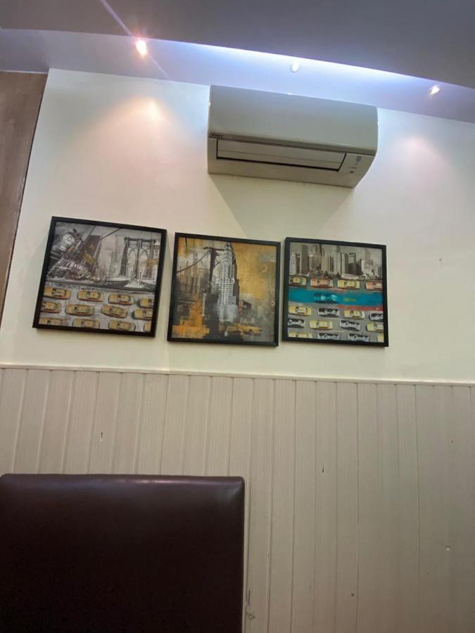 Hotel Airport Prime -Near Mumbai International Airport Andheri East Buitenkant foto