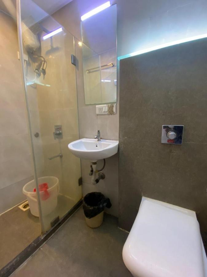 Hotel Airport Prime -Near Mumbai International Airport Andheri East Buitenkant foto