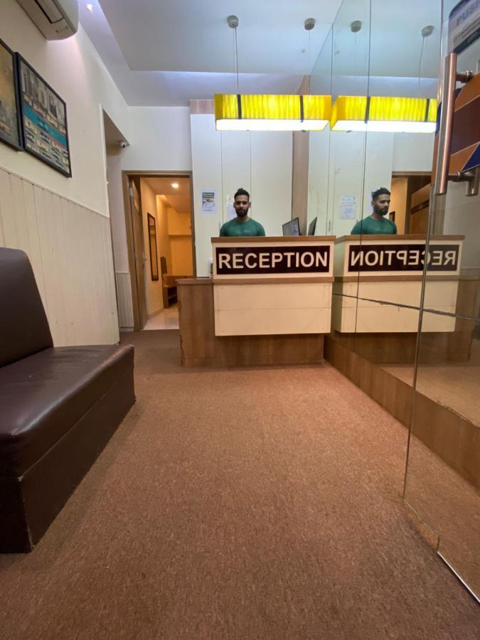 Hotel Airport Prime -Near Mumbai International Airport Andheri East Buitenkant foto